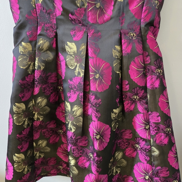 Size 12 Womens specialty dress - Picture 5 of 5